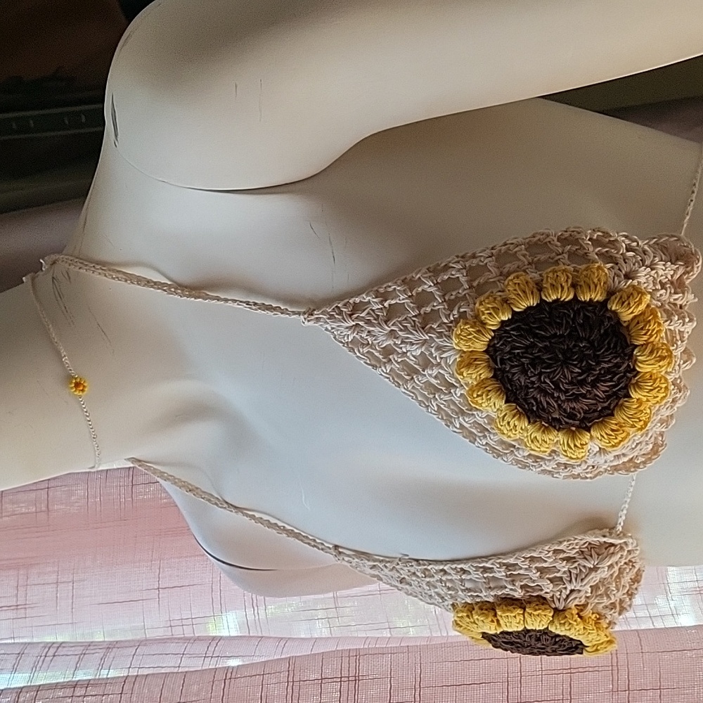 Choker - Picture 2 of 3